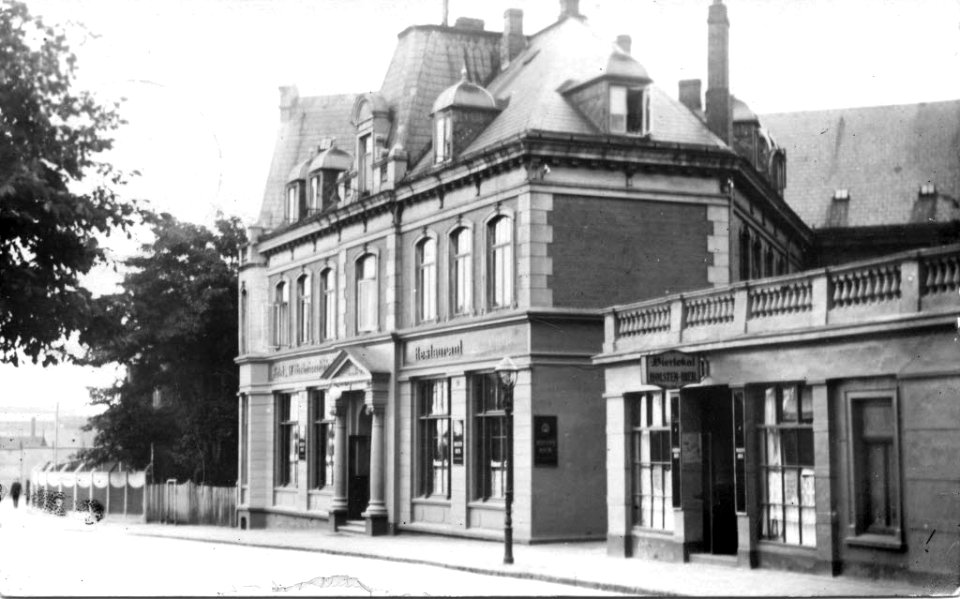 Hotel Wilhelminenhöhe in der Werftstraße 129 in Gaarden (Kiel 46.097)
