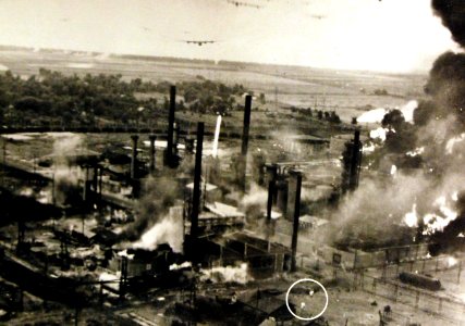 How the Consolidated B-24 Liberator flew in bombing the Ploesti Field, Romania, 1943 (27703595676)