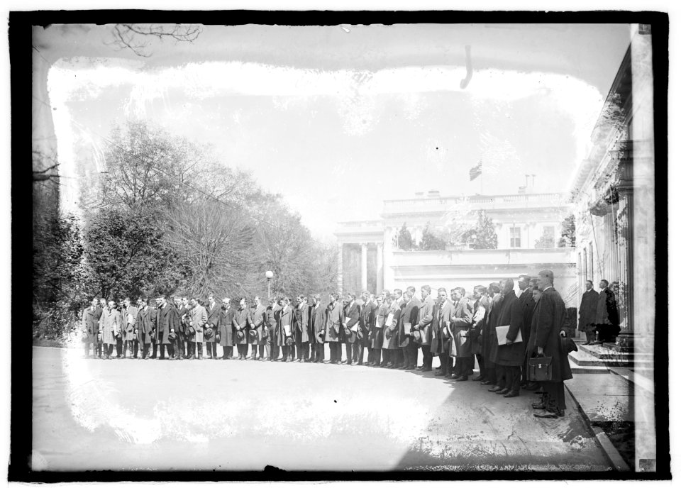 Howard Glee Club, 4-20-22 LCCN2016846323