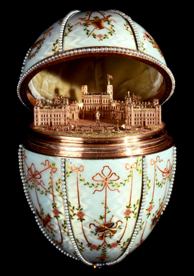 House of Fabergé - Gatchina Palace Egg - Walters 44500 - Open View B