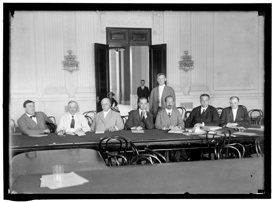 HOUSE OF REPRESENTATIVES COMMITTEES. SELECT COMMITTEE APPOINTED UNDER H.R. 198 ON LOBBY INVESTIGATION. SCOTT FERRIS OF OK; J. J. RUSSELL OF MO; CLINE OF IN; JARRETT OF TN, CHAIRMAN; STAFFORD LCCN2016864833