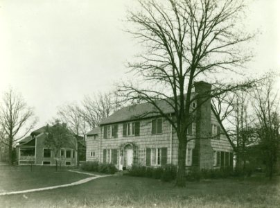 House, Winnetka, Illinois, early 20th century (NBY 556) photo