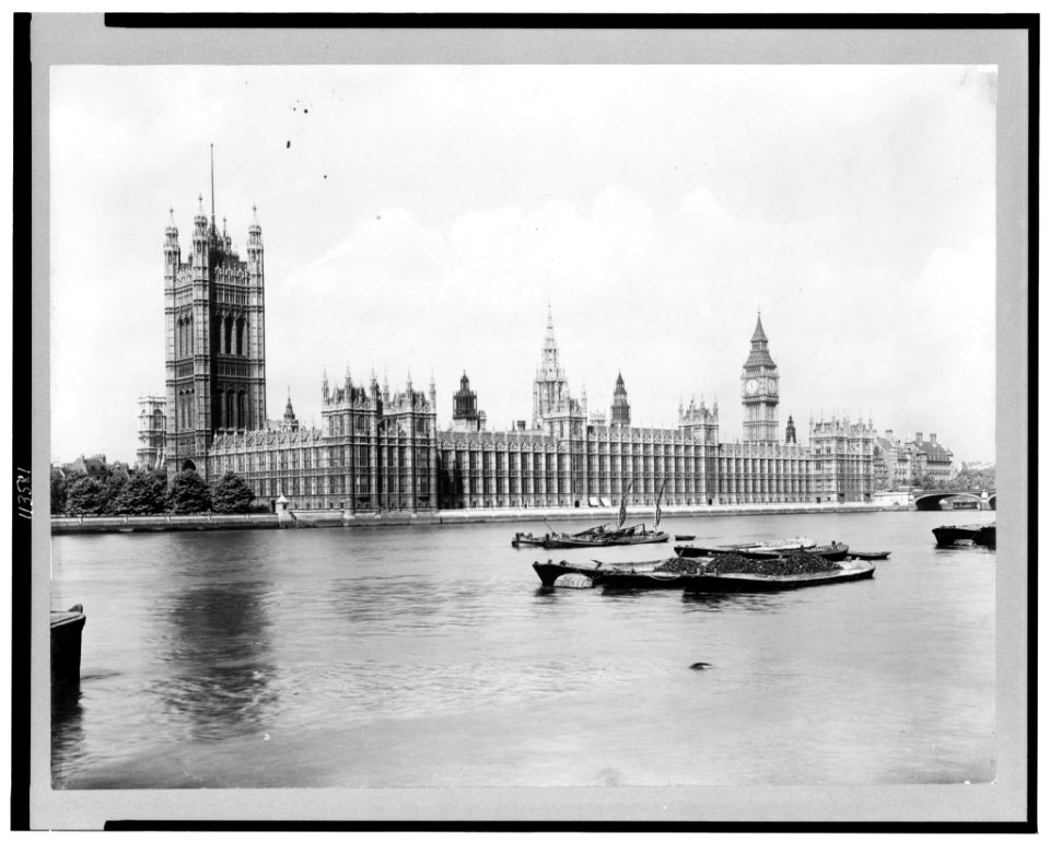 Houses of Parliament and Thames River LCCN95509018