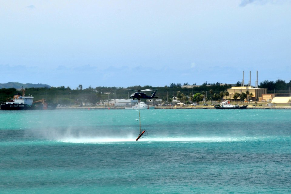 HSC 25 retrieval training in Guam 120314-N-WG146-037
