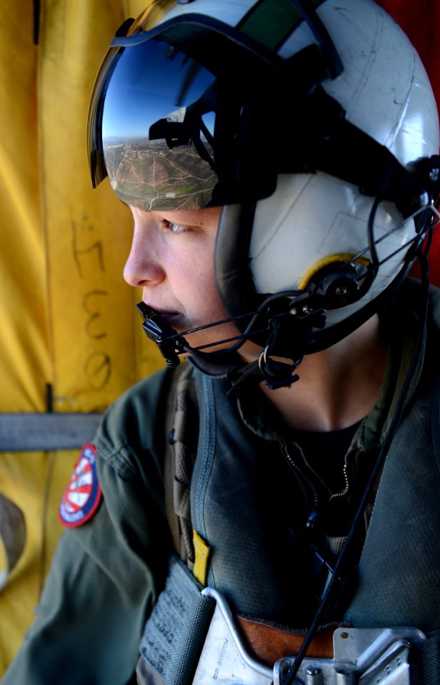 HSC 8 SAR Flight 150210-N-FC670-128