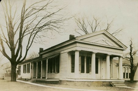 House, Waukegan, Illinois, early 20th century (NBY 930) photo