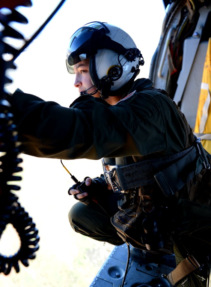 HSC 8 SAR Flight 150210-N-FC670-206