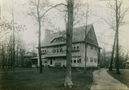 House, Winnetka, Illinois, early 20th century (NBY 801) photo