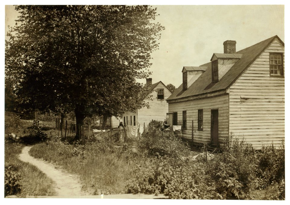 Housing conditions are not very good in Matoaca, Va. Ebb-tide in industry. LOC cph.3b36986