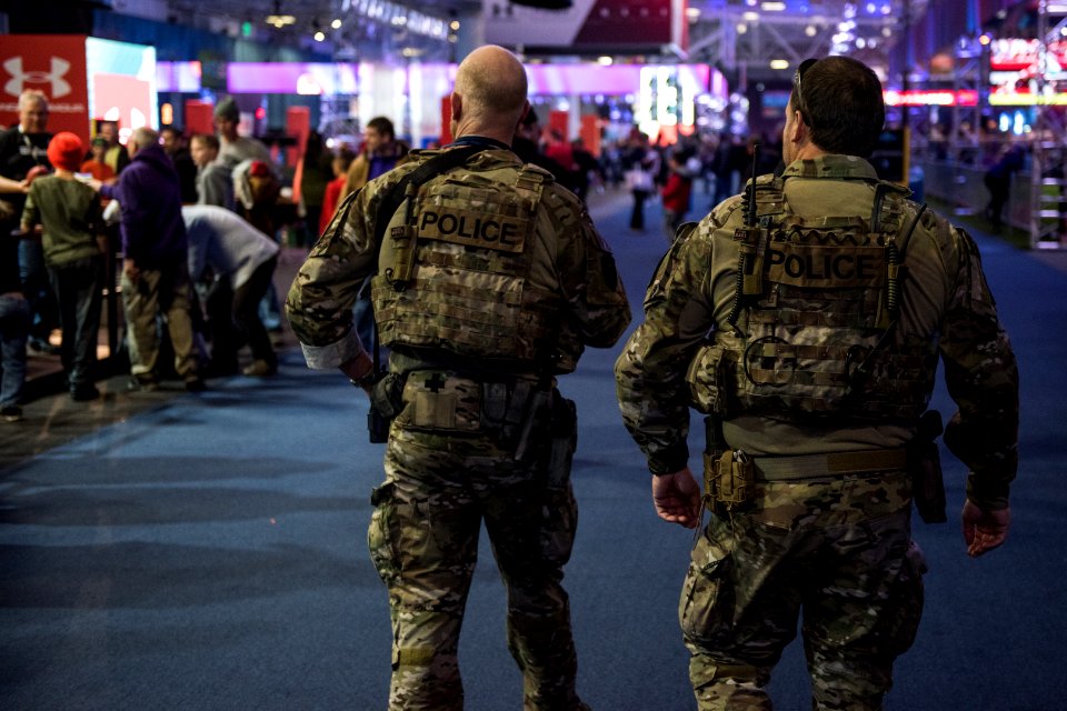 HSI SRT Security at the Minneapolis Convention Center (39976325612)