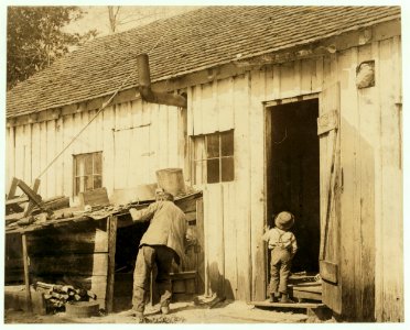 Housing Conditions of the white workers in Varn & Platt. LOC nclc.01028