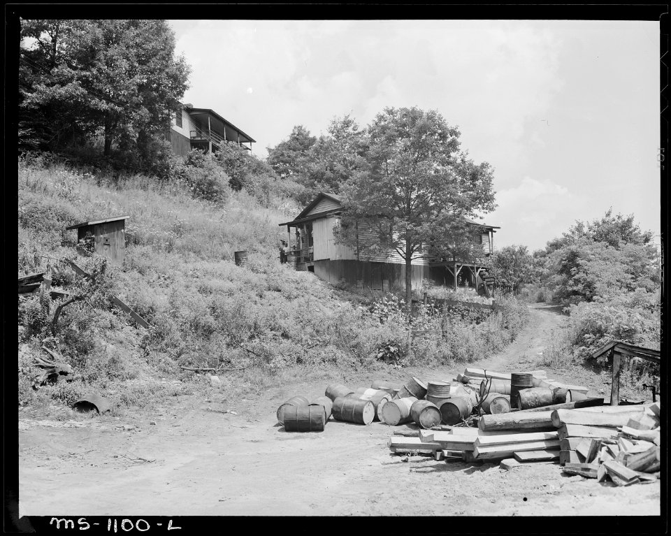Housing for ... miners and families in company housing project. Lamar Colliery Company, Lamar Mine, Lamar, Mercer... - NARA - 540666