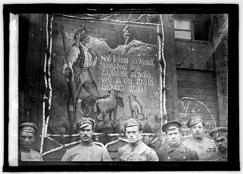 How the Czecho-Slovak soldiers decorated the cars in which they traveled & lived LCCN2016822065