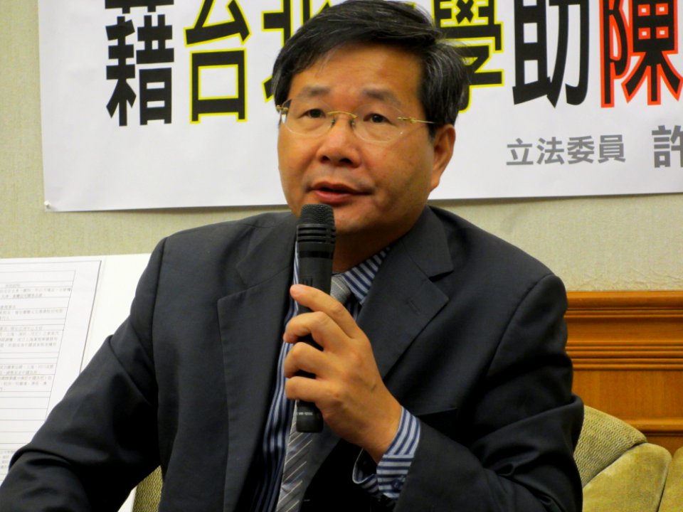 Hsu Chun-hsin from VOA (5)