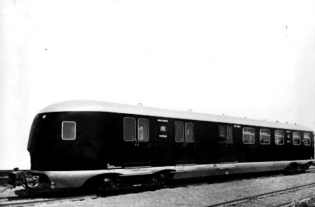 HUA-152040-Afbeelding van het stroomlijnpostrijtuig (Pec) nr. NS P 8503 (serie 8501 - 8506) van de Nederlandse Posterijen