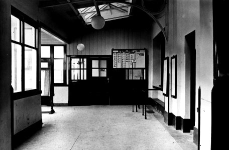 HUA-152437-Interieur van het N.S.-station Goes te Goes- hal