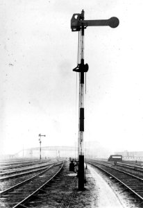 HUA-153858-Afbeelding van een hoofdsein van de NS op het emplacement van het NS station Amersfoort te Amersfoort