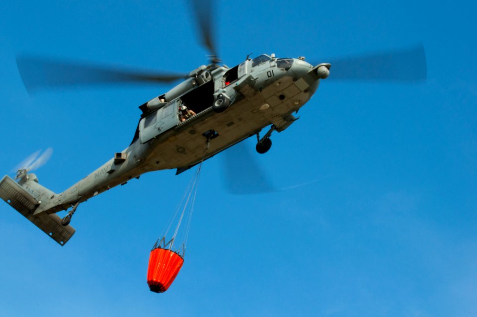HSC-25 conducts wildfire training 150220-N-OG363-002