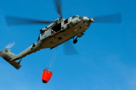 HSC-25 conducts wildfire training 150220-N-OG363-002