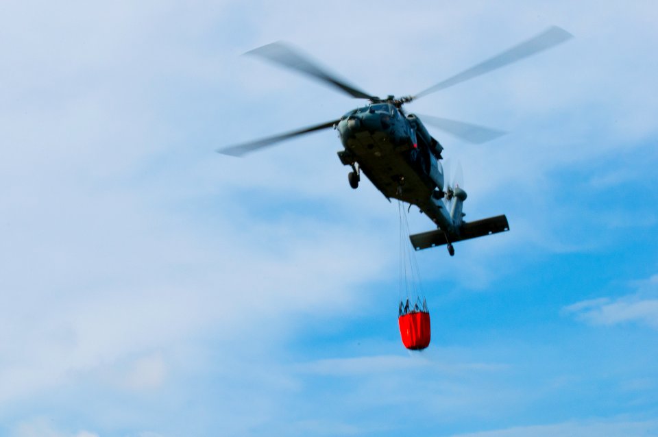 HSC-25 conducts wildfire training 150220-N-OG363-021