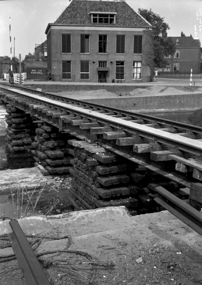 HUA-154271-Gezicht op de hulpspoorbrug over de Eem in de spoorlijn Amersfoort-Zwolle te Amersfoort