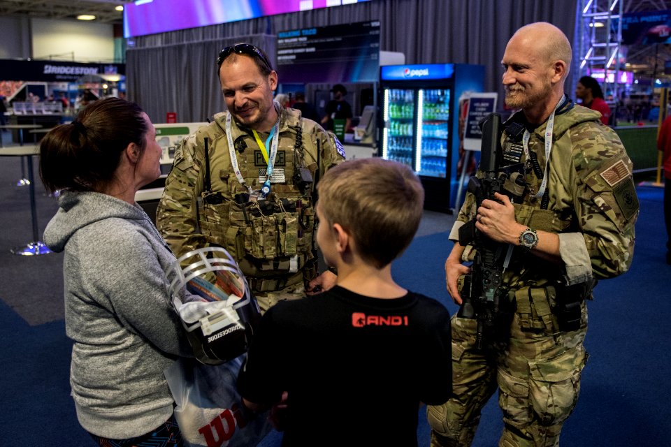 HSI SRT Security at the Minneapolis Convention Center (26150968318)