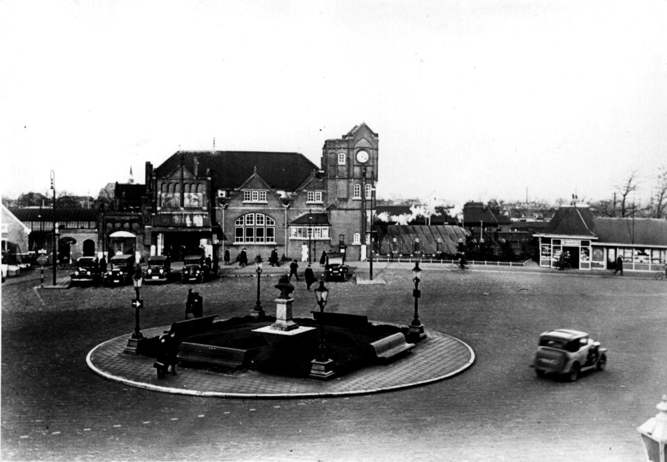HUA-155095-Gezicht op het N.S.-station Amersfoort te Amersfoort