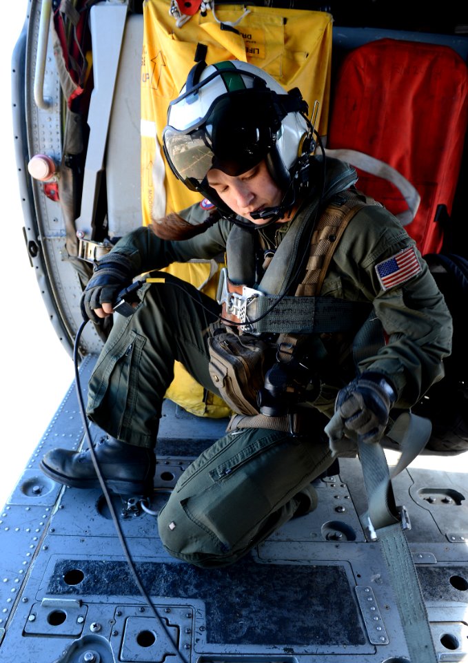 HSC 8 SAR Flight 150210-N-FC670-169