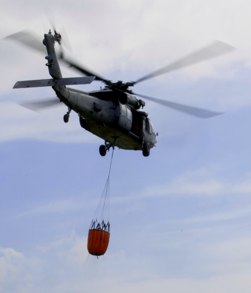 HSC-25 conducts wildfire training 150220-N-OG363-015