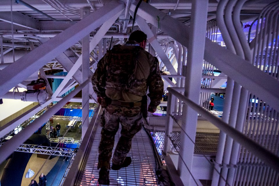 HSI SRT Security at the Minneapolis Convention Center (28206792579)