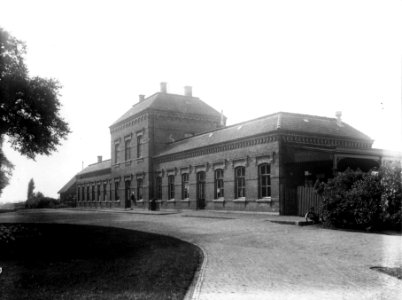 HUA-163339-Gezicht op het N.S.-station Delfzijl te Delfzijl