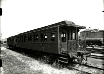 HUA-163519-Afbeelding van het tijdens de oorlog vernielde rijtuig B 1811 vermoedelijk van de NS te Utrecht