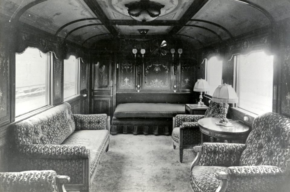 HUA-155186-Interieur van het salonrijtuig NS 2 van de koninklijke trein van de N.S