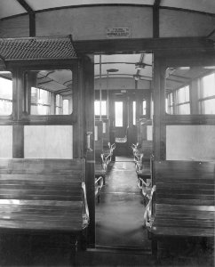 HUA-164563-Interieur van een motorrijtuig uit de serie omBC 1904-1910 van de N.S.- afdeling 3e klasse