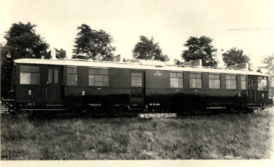 HUA-164557-Afbeelding van het fabrieksnieuwe motorrijtuig omBC 1904 (serie omBC 1904-1910) bestemd voor de N.S. bij Werkspoor te Zuilen