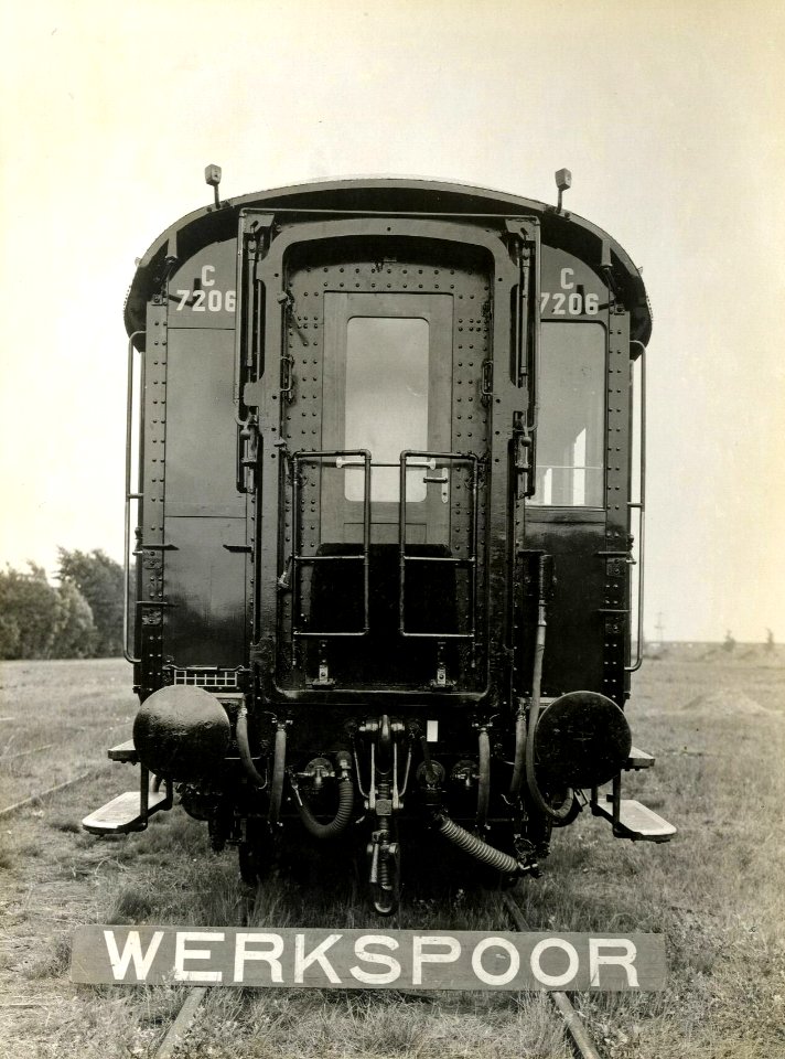 HUA-164581-Afbeelding van een kopwand van het rijtuig nr. C 7206 (serie C 7201-7206), bestemd voor de N.S., bij Werkspoor te Zuilen