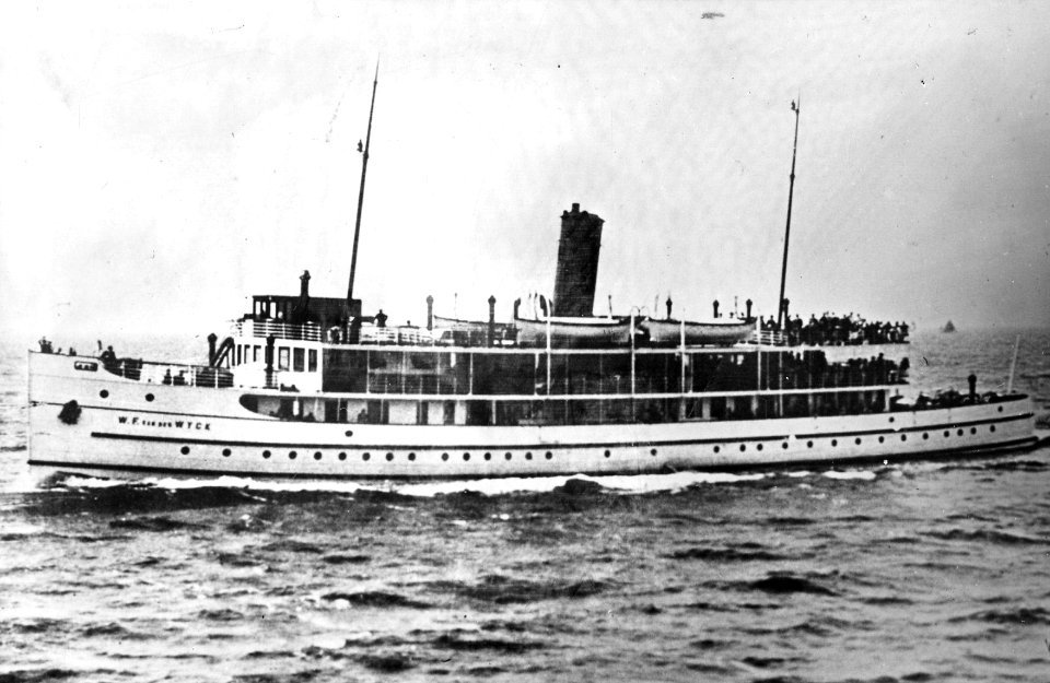 HUA-165634-Afbeelding van het motorschip W.F. van der Wyck van Rederij Koppe voor de bootdienst Enkhuizen-Stavoren