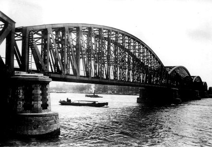 HUA-155176-Gezicht op de Willemssporbrug over de Nieuwe Maas te Rotterdam
