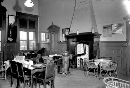 HUA-166249-Interieur van het NS station Enkhuizen te Enkhuizen wachtkamer