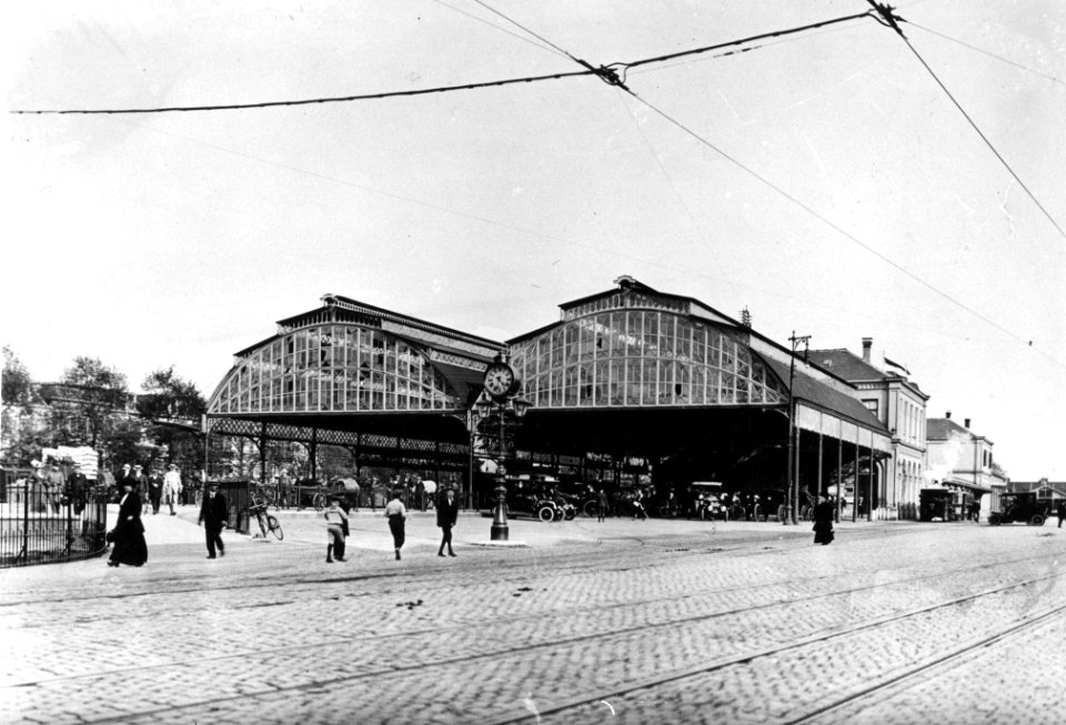 HUA-166788-Gezicht op het S.S.-station Den Haag S.S. te Den Haag