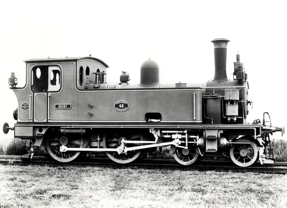 HUA-163285-Afbeelding van de fabrieksnieuwe stoomlocomotief nr. 48 Zeist (serie 41-50) van de N.C.S. (Nederlandsche Centraal-Spoorwegmaatschappij), later omgenummerd tot nr. 158 (serie 151-160) van de S.S. en 