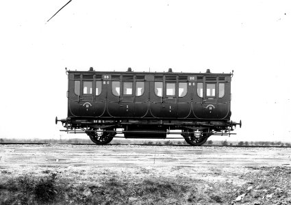 HUA-163305-Afbeelding van het rijtuig AB 6 van de S.S. (Staatsspoorwegen)
