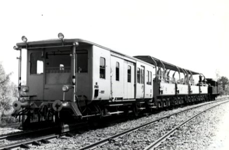 HUA-169050-Afbeelding van de onkruidbestrijdingstrein (sproeitrein) van de N.S