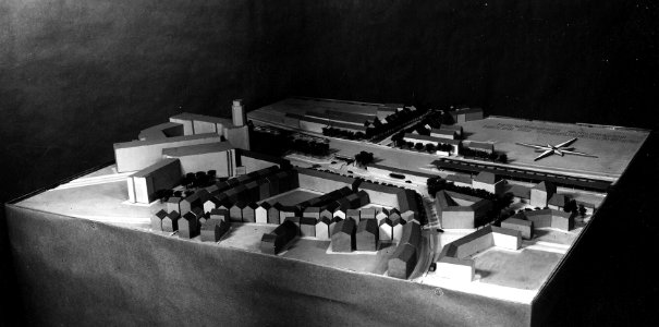 HUA-163611-Afbeelding van een maquette van de westzijde van het NS station Eindhoven en omgeving ten behoeve van een ontwerp voor een spoorviaduct ter hoogte van