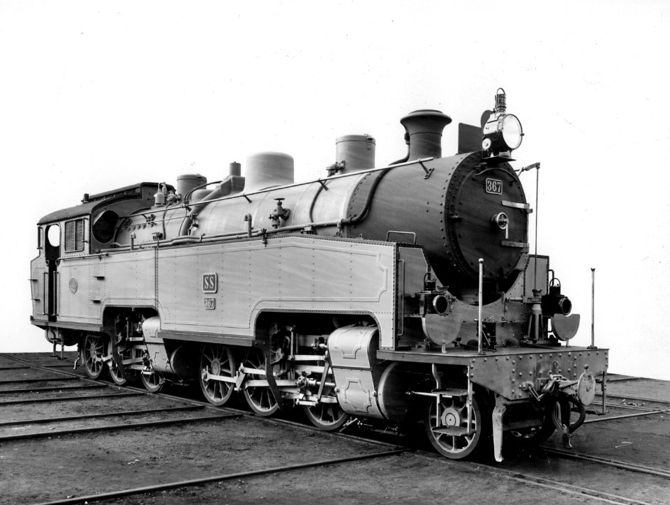 HUA-172047-Afbeelding van de fabrieksnieuwe stoomlocomotief nr 367 367 376 van de Staatsspoorwegen in Nederlands Indië bij Werkspoor te Amsterdam