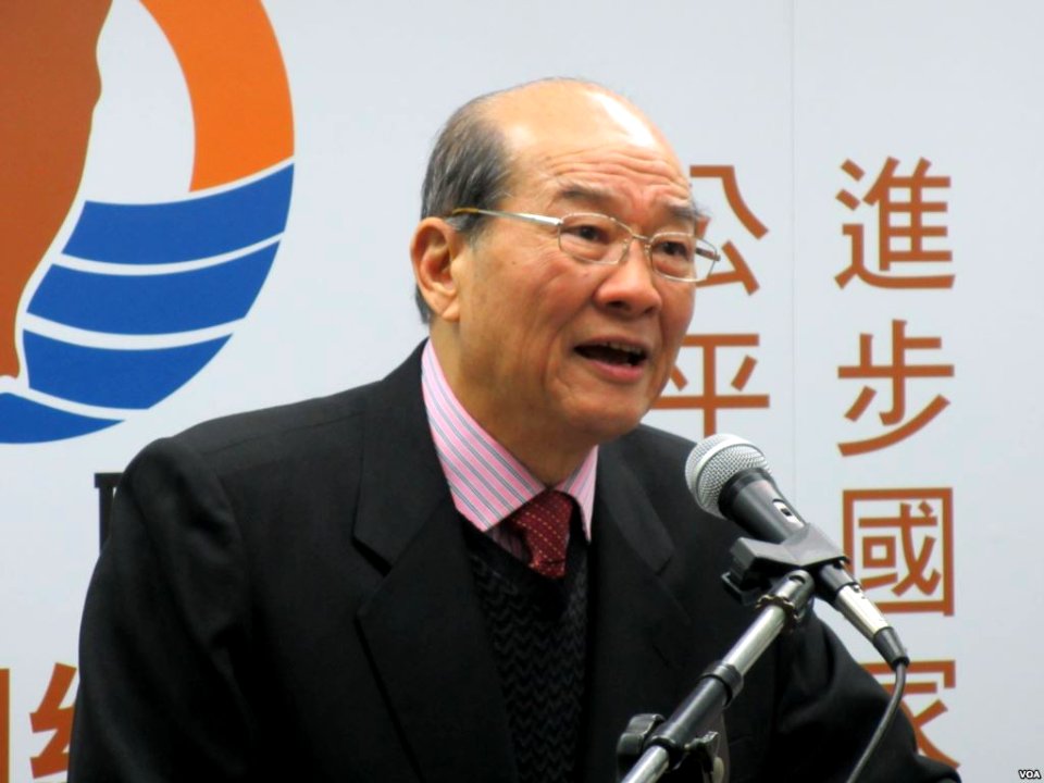 Huang Kun-huei from VOA (3)