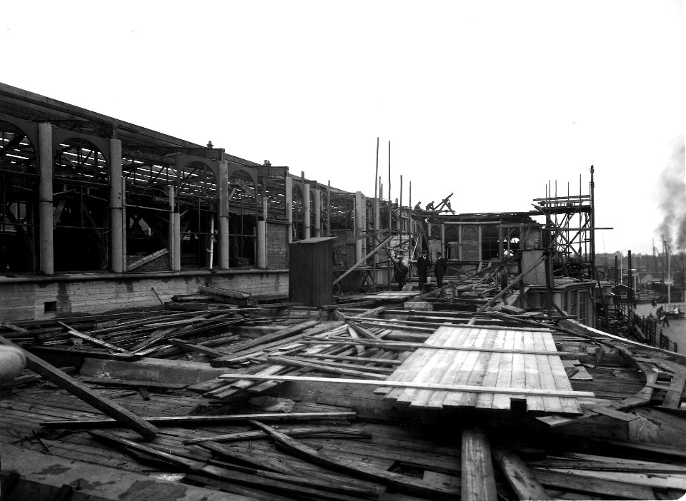 HUA-163724-Gezicht op de verdieping van het NS station Utrecht CS te Utrecht tijdens herstel van de schade na de brand van 17 december 1938 NB De afbeelding maak