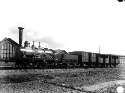 HUA-163420-Afbeelding van de replica van de stoomlocomotief De Arend van de N.S. met bijbehorende rijtuigen bij de centrale werkplaats te Zwolle