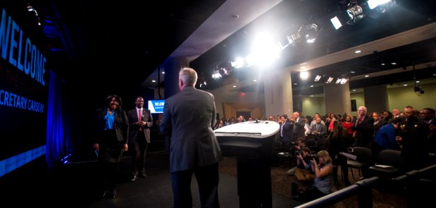 HUD Family Welcomes Secretary Carson (32910845460)