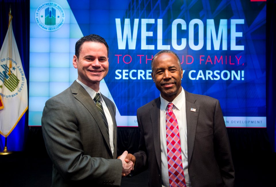 HUD Family Welcomes Secretary Carson (32910847850)